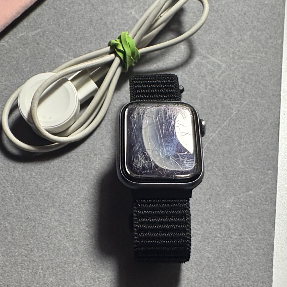 Apple Black Smartwatch Series 4  44mm Aluminum & Ceramic Case WR-50m GPS Charger